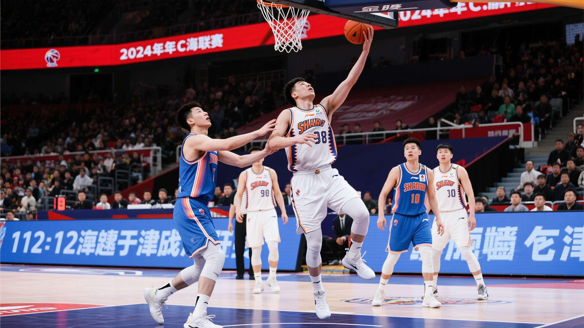 cba常规赛南京战胜上海 历经一轮又一轮的激烈交锋,2024年CBA常规赛继续掀起篮球热潮。就在近日的一场